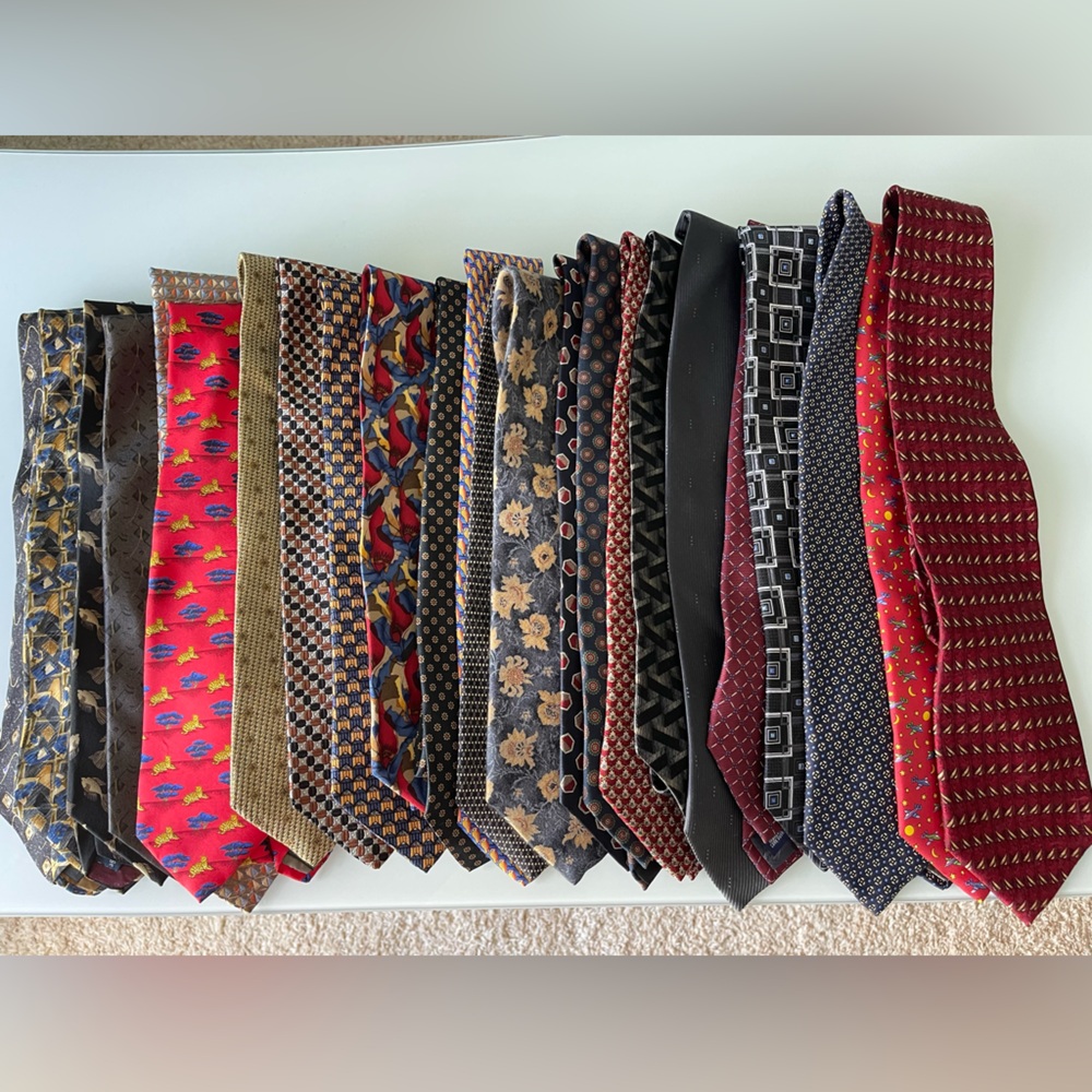 Lot of 24 Vintage Men’s Neckties Ties Mixed Brands Silk Paisley Floral Striped